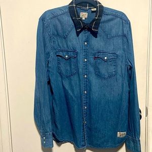 Mens Levi button up long sleeve/size Large/denim/ collar plaid green